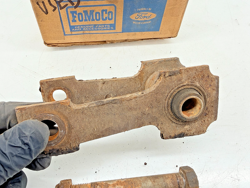 OEM 1957 - 1960 Ford F-100 Rear Spring Shackle Kit B7TZ-5630-A C70-27