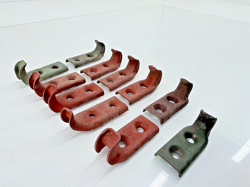 (1) Original Jeep Willys CJ2A CJ3A Windshield Lower Brackets J-Hooks C47-29