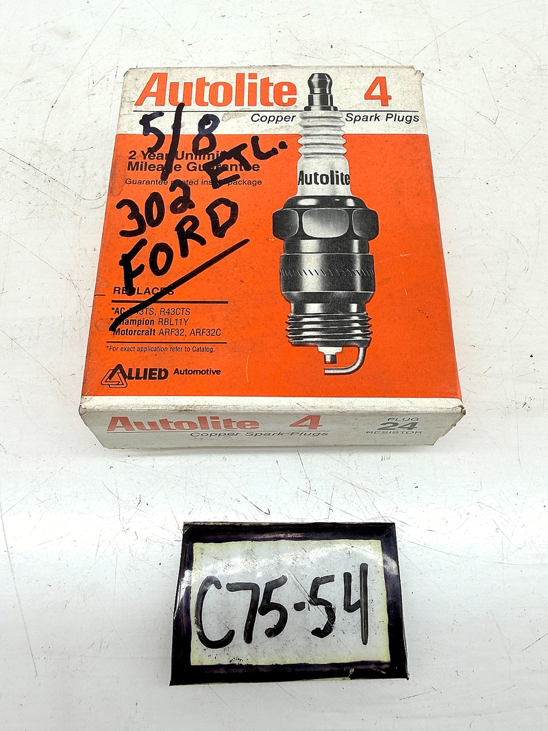 (4) NOS 1970s Ford 302 Autolite 24 Resistor Spark Plugs ARF32 C75-54