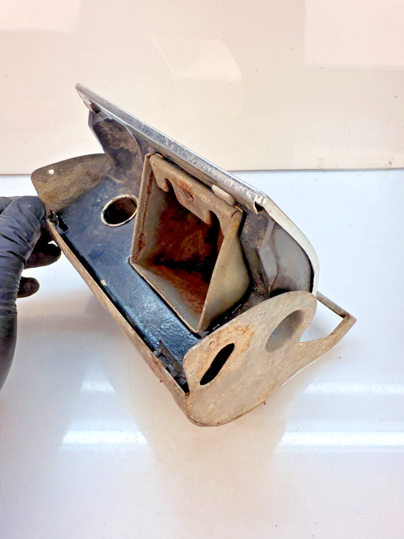 OEM 1959 1960 Chevrolet Impala Ash Tray Door & Trim Molding & Hinge 59 60 B44-40