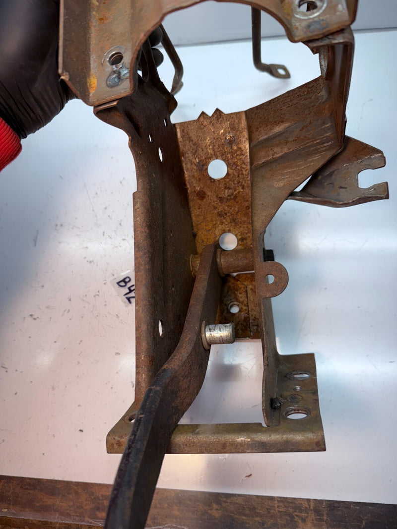 OEM 1977 1978 1979 FORD LINCOLN MARK V BRAKE PEDAL ASSEMBLY 77 78 79 B42-3