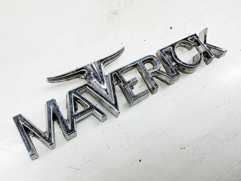 OEM 1970 - 1977 FORD MAVERICK FENDER EMBLEM LONGHORN D0DZ-16098 E10-118