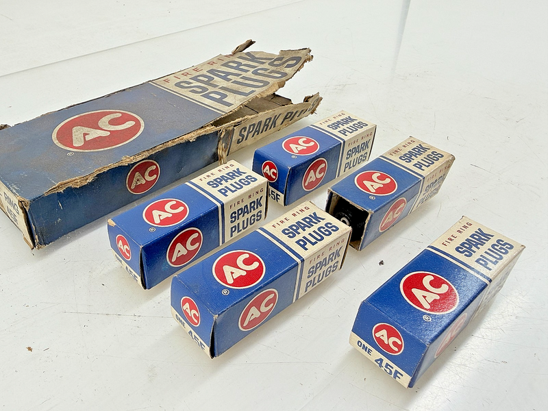 (5) NOS 1938 - 1953 Ford Flathead V8 AC 45F Fire Ring Spark Plugs C75-46