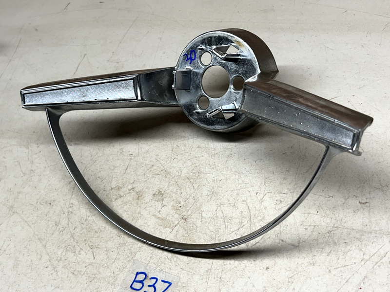 OEM 1965 1966 Chevy Impala Caprice Steering Wheel Horn Ring 3882985 65 66 B37-30