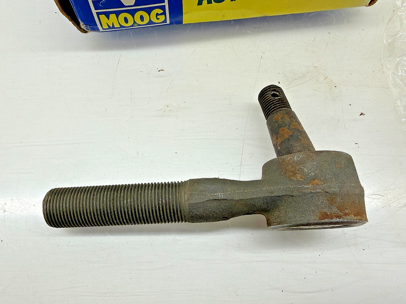 NOS 1984 - 1990 Jeep Cherokee Wrangler Steering Tie Rod End ES2223R C18-66
