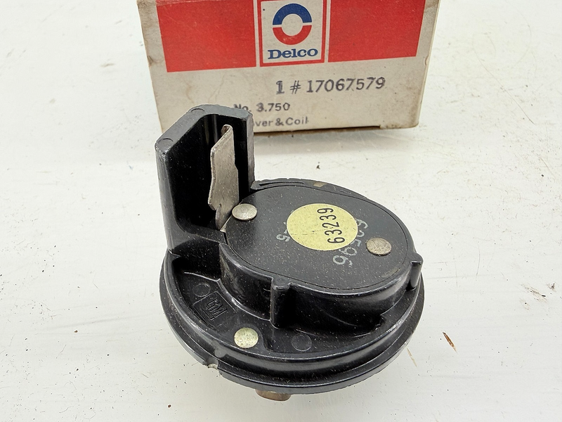 NOS 1980 GM ROCHESTER DELCO STAT COVER & COIL 17067579 C64-19