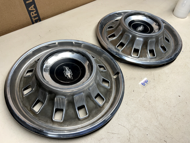 1967 Chevrolet Pair 14" HUBCAP Wheel Cover Biscayne IMPALA CAPRICE 67 B40-6