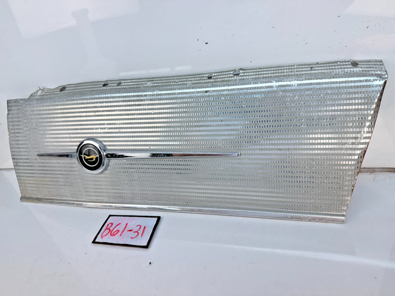 OEM 1962 Chevy Impala Super Sport Lower RIGHT Dash Panel Trim & Emblem B62 61-31