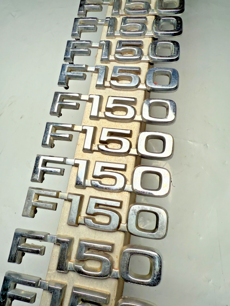 (1) OEM 980 - 1982 FORD F150 TRUCK SIDE METAL EMBLEM BADGE 80 81 82 B32-185