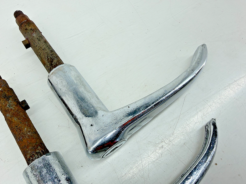 (1) 1939 1940 1941 BUICK PONTIAC OLDS REAR TRUNK LID LOCKING HANDLE ROD RAT C34