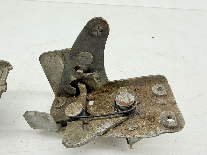 (1)- NOS 1952 1953 1954 1955 Chevrolet Front Door Lock RH GM 3698814 C70-10