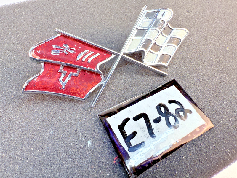 OEM 1968 1969 1970 1971 1972 CHEVROLET CORVETTE NOSE EMBLEM NAMEPLATE E7-82