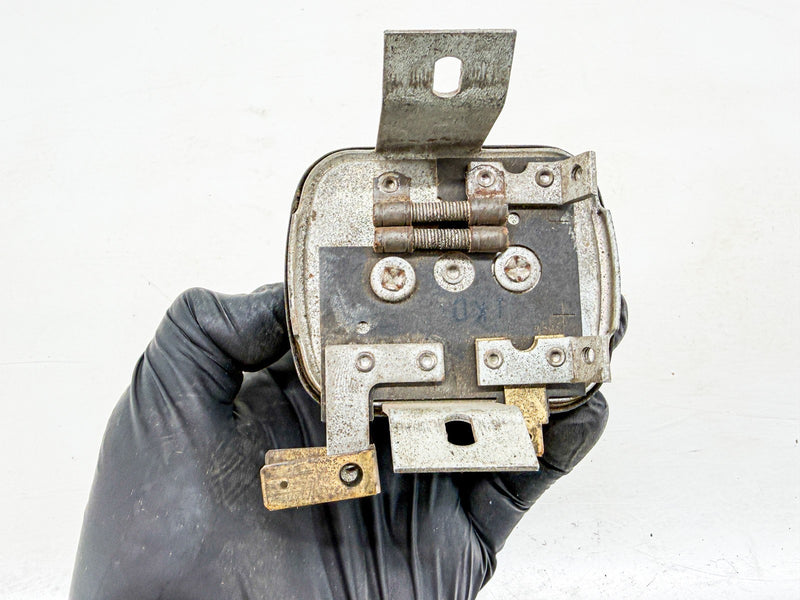 Vintage BENDIX P&D 6 VOLT VOLTAGE REGULATOR VR-203H C47-85