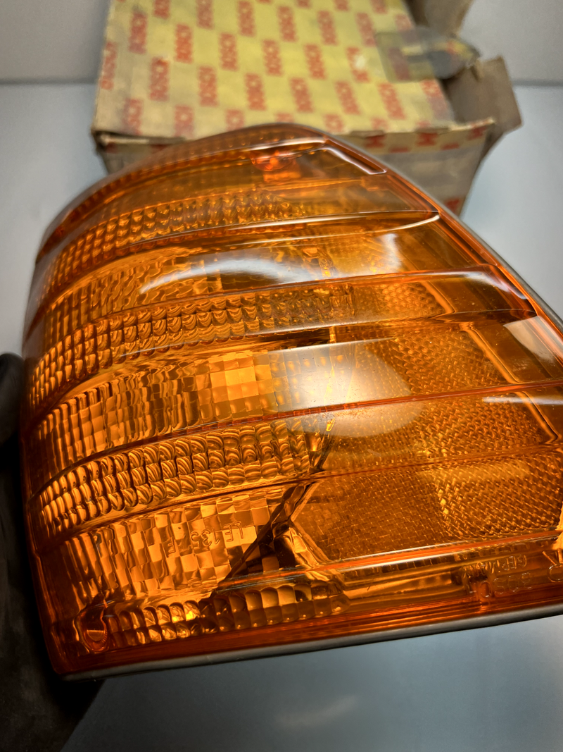 NOS 1973 1980 Mercedes W116 280SE 450SEL RIGHT TURN PARKING TAIL LIGHT C3-7