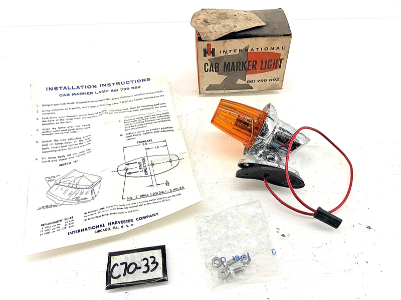 NOS 1969 - 1978 International Harvester Cab Marker Light 861 799-R92 C70-33