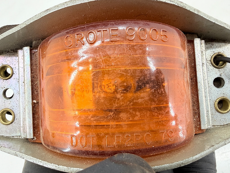 Original Pair GROTE 4517 ARMORED MARKER LIGHT Lamp Travel Trailer Truck C39-68