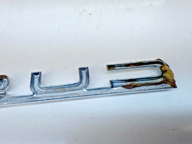VINTAGE 1965 FORD GALAXIE 500 " CUSTOM " EMBLEM SCRIPT E7-15