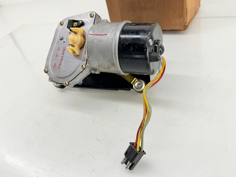 NOS 1965 - 1968 Custom Galaxie 500 XL LTD 2-SPEED WINDSHIELD WIPER MOTOR C72-1