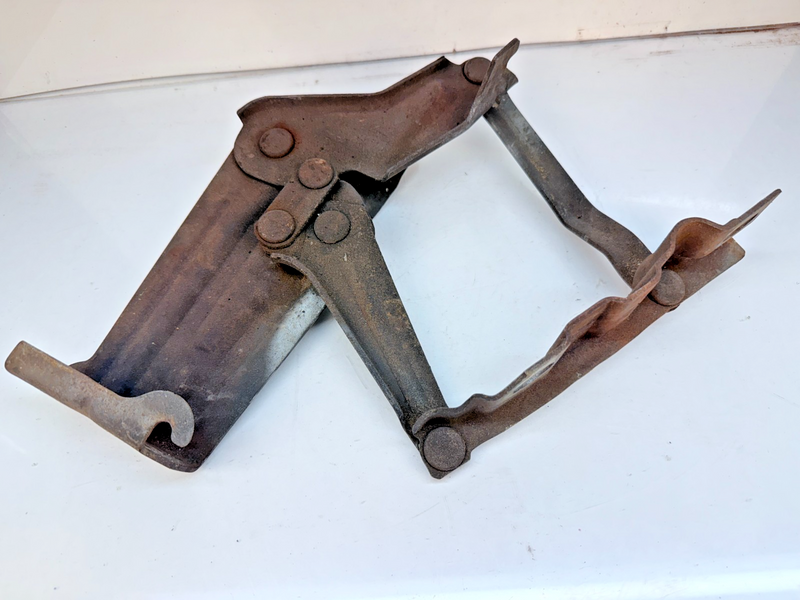 OEM 1960 Chevy Impala RH Hood Hinge Passenger Side 1211019 60 B78-30