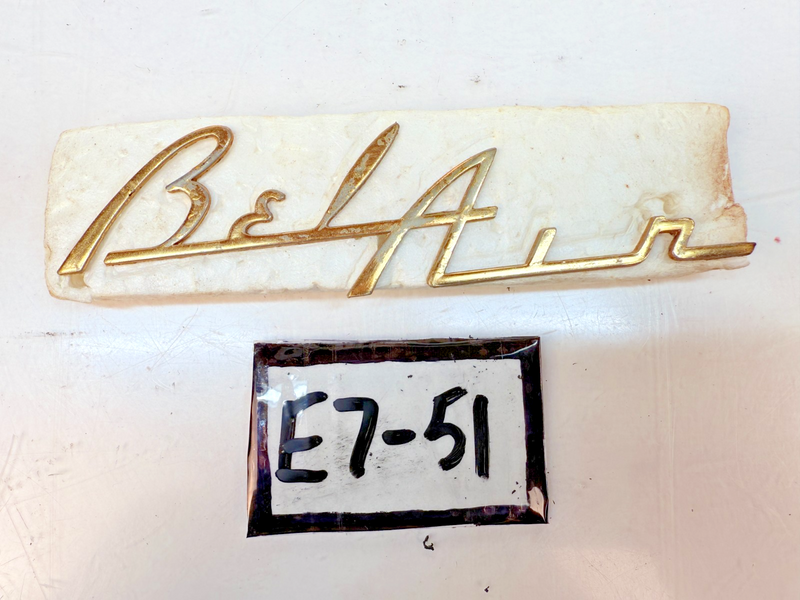 1955 1956 Chevrolet Belair Dash Speaker Grille Emblem Script Gold E7-51