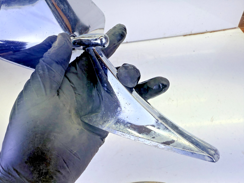 OEM 1971 - 1979 BUICK CHEVY PONTIAC OLDS LH / RH MIRROR BRACKET 9826594 B12-14