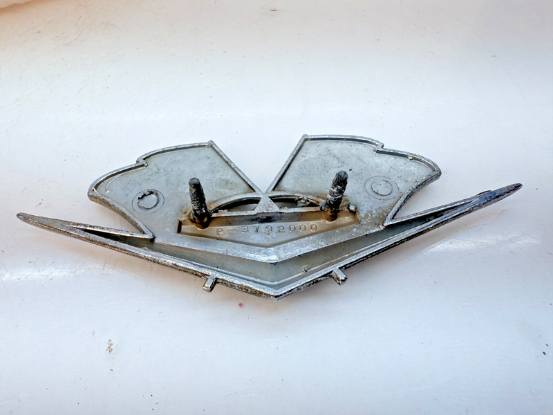 OEM 1962 1963 Chevy Corvette Bowtie Flags Fender Emblem Stingray 3792000 E6-32