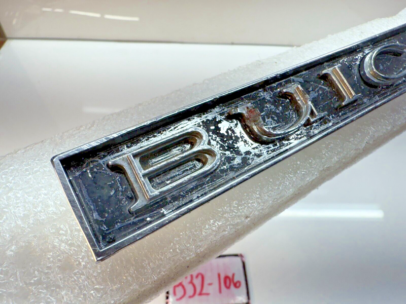OEM Buick 1968 68 Lesabre Electra Front Grille Emblem Badge Logo 1384167 B32-106