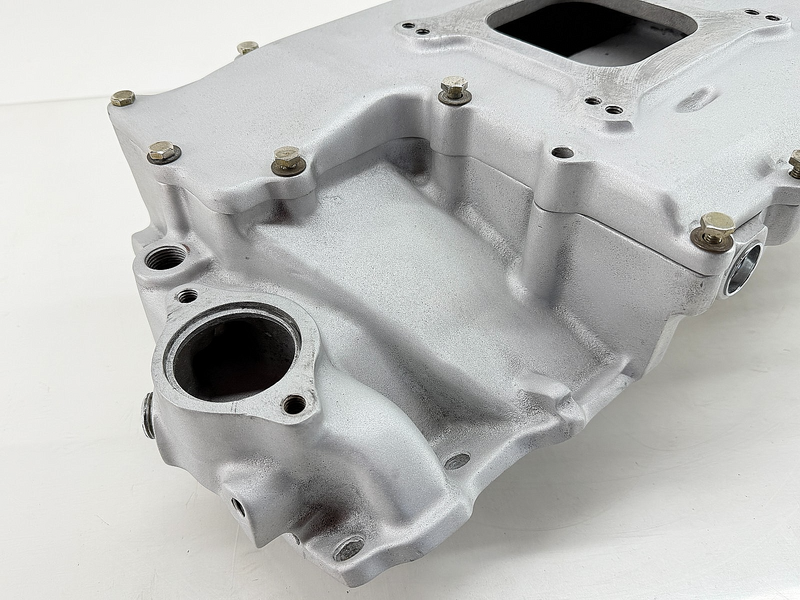 Edelbrock SY1 Smokey Yunick Cross Ram Intake Manifold SBC 283 302 327 350 #2850