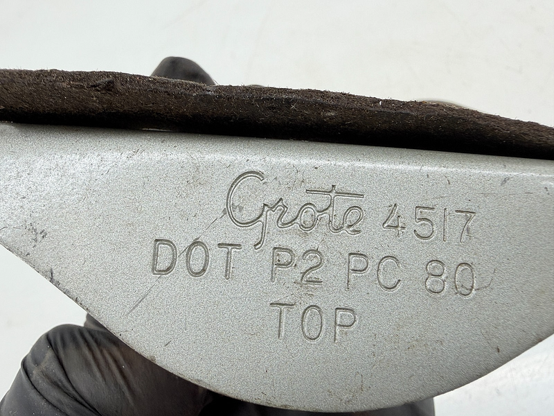 Original Pair GROTE 4517 ARMORED MARKER LIGHT Lamp Travel Trailer Truck C39-68