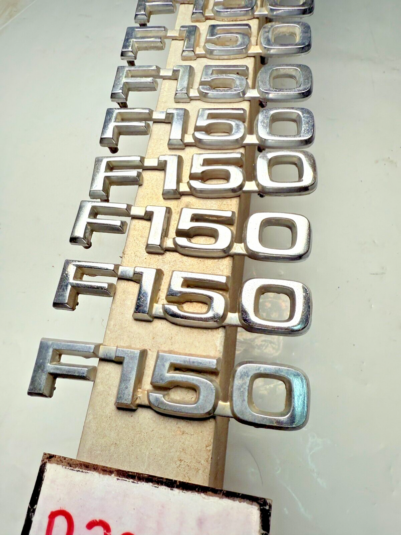 (1) OEM 980 - 1982 FORD F150 TRUCK SIDE METAL EMBLEM BADGE 80 81 82 B32-185
