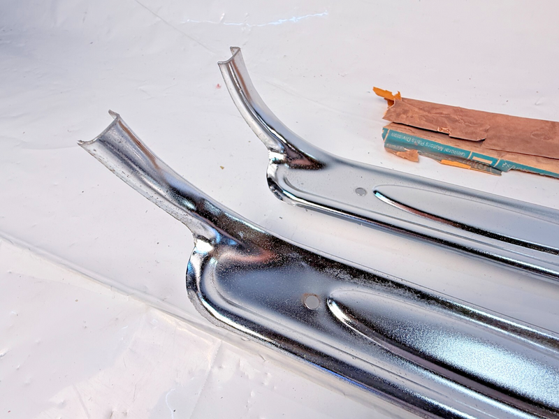 NOS 1960 - 1966 Chevrolet Pickup Ex G10 Pair Front Door Sill Plate 3882418 U3B-6