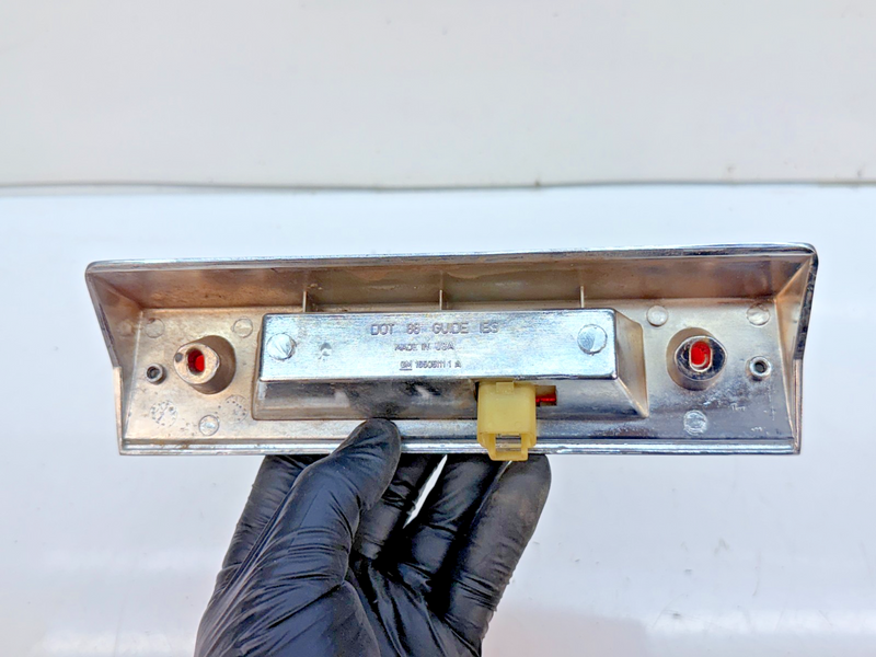 1986 - 1989 Chevrolet Caprice Station Wagon 3rd Third Brake Light Lamp B78-21