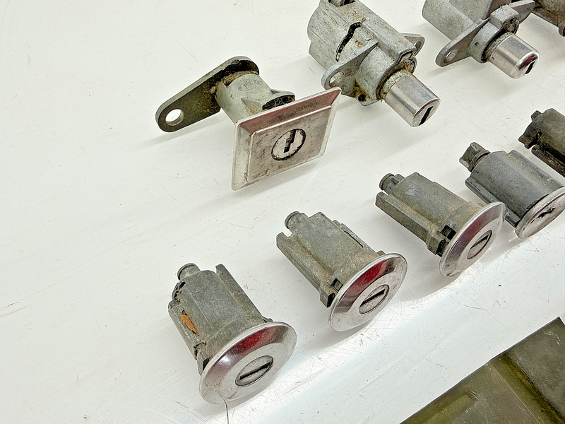 (19) - VINTAGE 1960's Ford Mercury Door Truck Glove Ignition Key Locks Tumblers