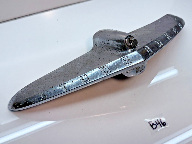 OEM STUDEBAKER 1952 COMMANDER CHROME TRUNK DECK LID TRIM EMBLEM XOC 802 B46