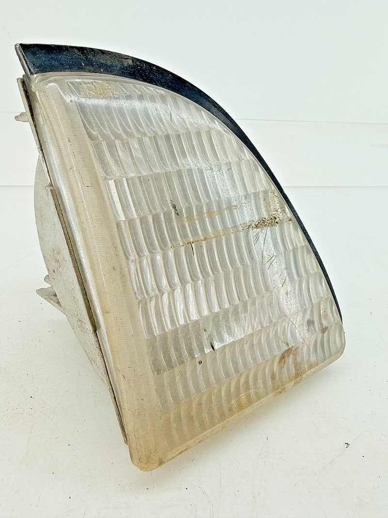 OEM 1987 - 1993 Ford Mustang Front RH Turn Signal Lamp Lens E7ZB-13215-AA B25-48
