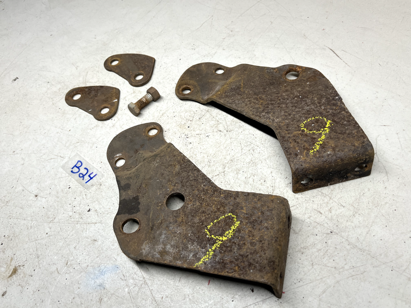 1960 Impala Bel Air Biscayne 2/4 Dr Rear Bumper Center Frame Brackets Set B24-9