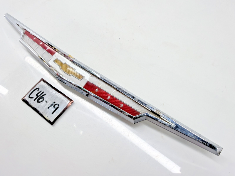 OEM 1962 CHEVROLET IMPALA BELAIR BISCAYNE TRUNK EMBLEM 3816347 C46-19