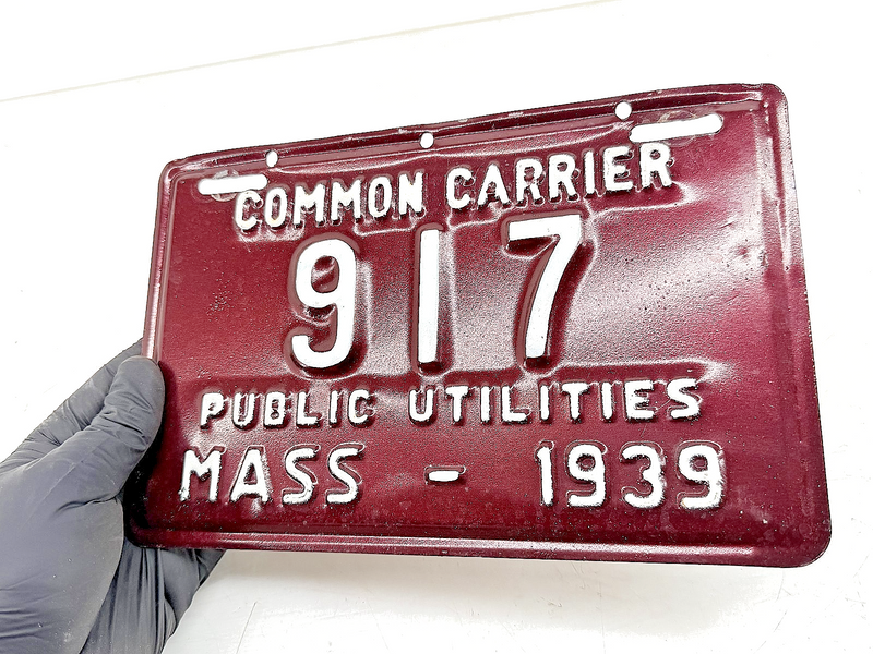 Repainted 1939 COMMON CARRIER 917 Massachusetts License Plate Sign MA 917 C76-36