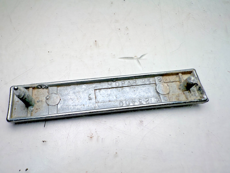 OEM 1966 1967 1968 Plymouth Barracuda Satellite V8 V Eight Fender Emblem E7-18