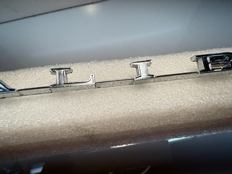 OEM 1969 1970 1971 1972 Chevrolet Malibu Nameplate Emblem 8723146 69 70 B32-70