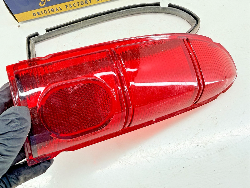 (1) NOS 1959 Chevy El Camino RH Tail Light Lamp Lens RIA-59 5950242 C70-21