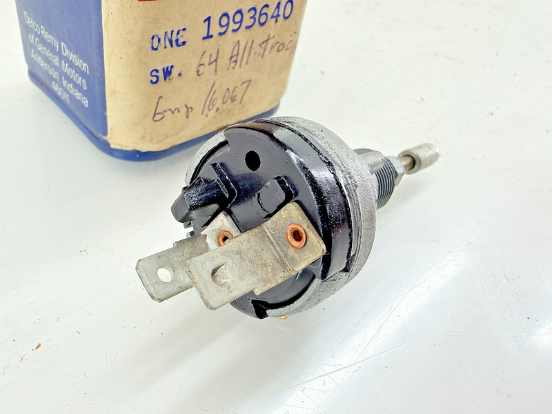 NOS 1964 1965 1966 CHEVROLET GMC TRUCKS WINDSHIELD WIPER SWITCH 1993640 C71-61