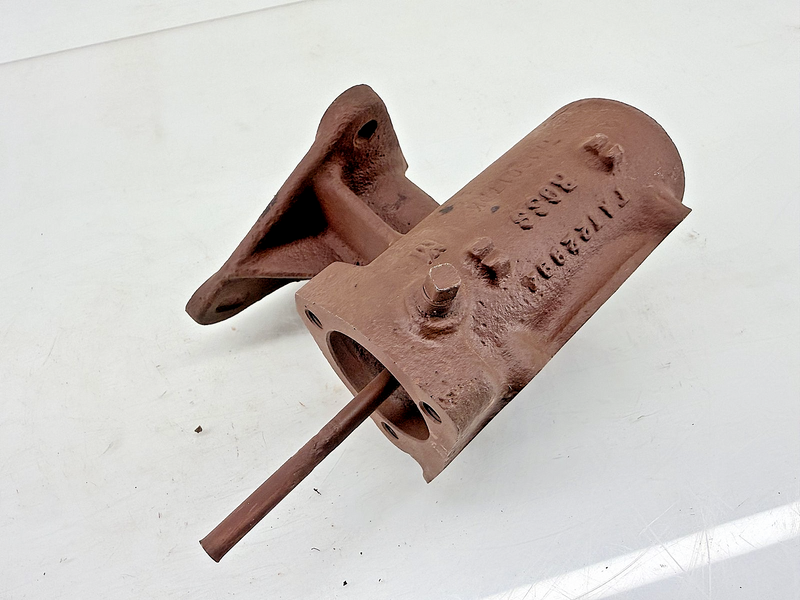 OEM 1946 - 1955 Willys Ross Steering Box Housing TA122994 P/U S/D S/W M38 C41-11