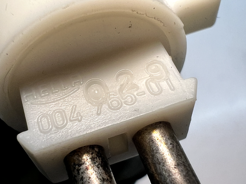 NOS Mercedes-Benz Hella Engine Coolant Level Sensor 6EZ 004 765-041 C3-20