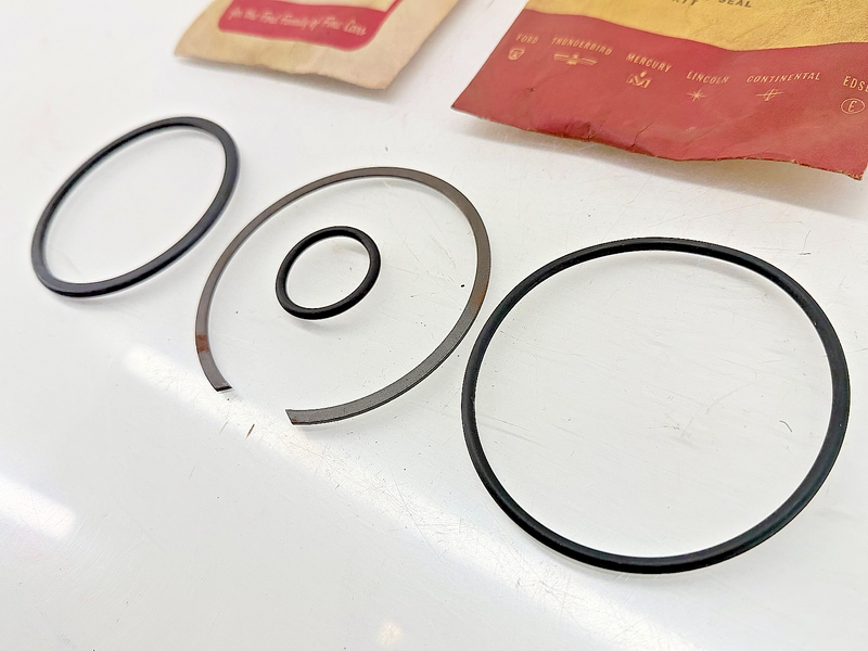 (1) NOS 1960 Lincoln Power Steering Valve Seal kit C0LY-3A650-A C62-58