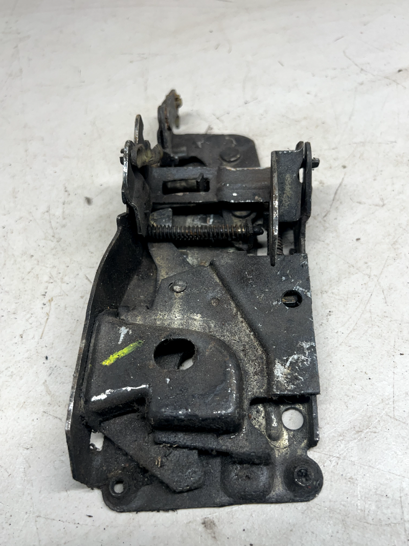 OEM 73-87 CHEVY GMC TRUCK SUBURBAN LH DOOR LATCH SYSTEM K5 C10 K10 U1A-B19-1