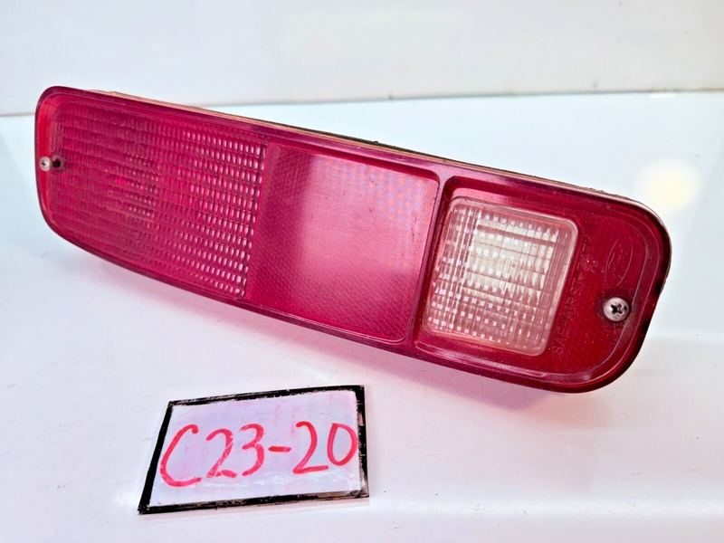 1975-1991 FORD E150 E250 E350 Drivers Left SIDE TAIL LIGHT E4UB-13405 C23-20