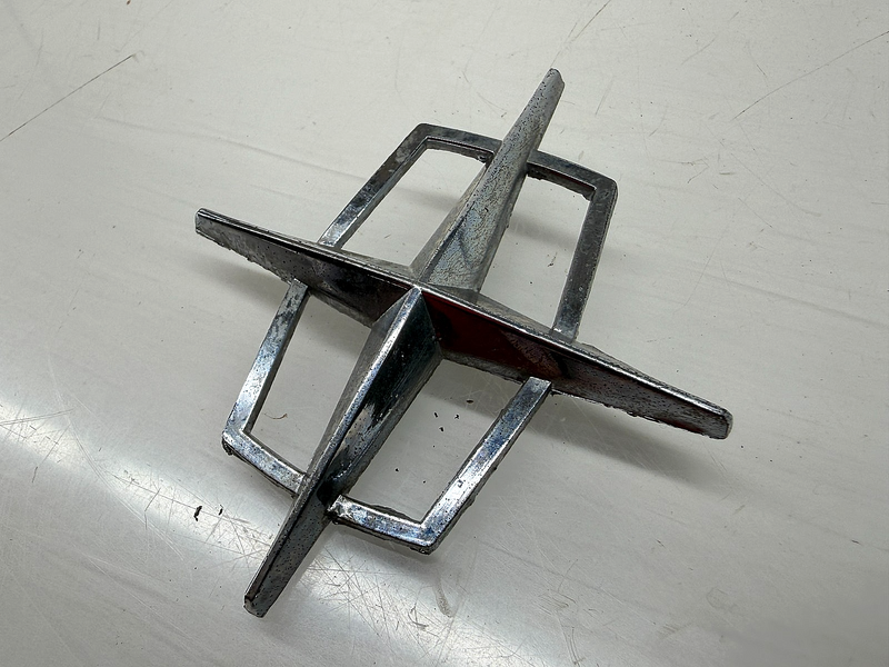 OEM 1961 - 1969 Lincoln Continental C-Pillar Sail Panel Star Badge Emblem E7-110