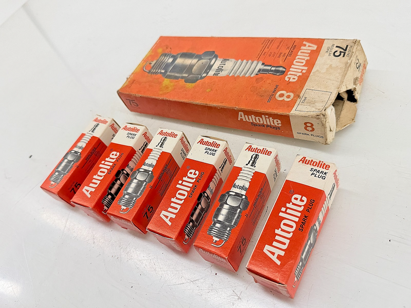 (6) NOS 1955 1956 1957 Chevy 265 283 Autolite 75 Spark Plugs AC 44S J12Y C75-39