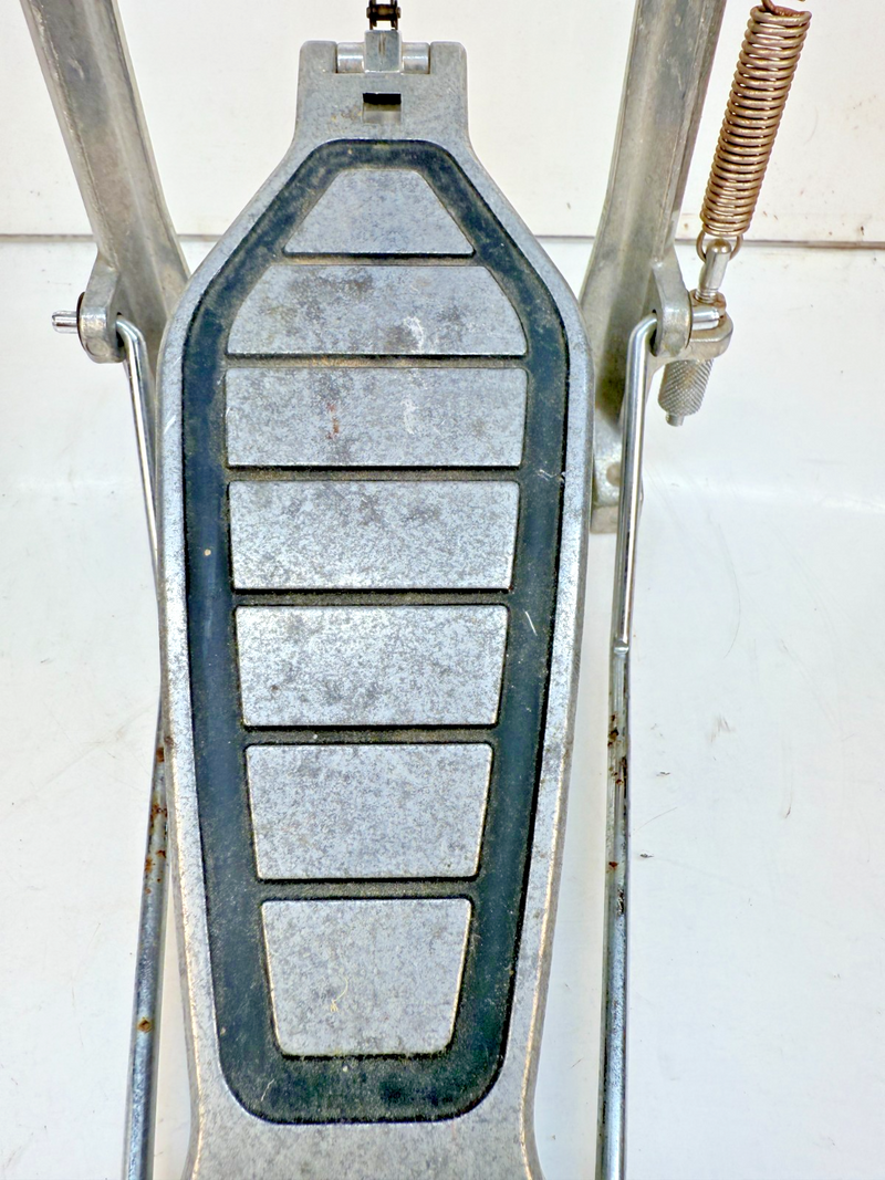 Pearl P-100 Bass Drum Kick Pedal - Silver Toned Drum Pedal - Universal B1-19